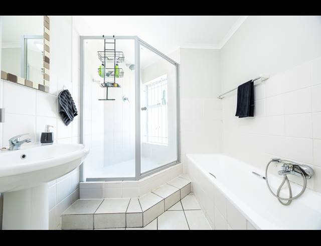 2 BEDROOM APARTMENT TO LET IN TYGER WATERFRONT